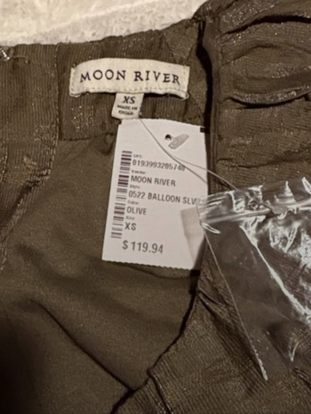 NWT Moon River Olive Puff-Sleeve Cutout Mini Dress - Picture 4 of 4